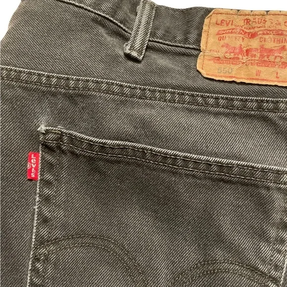 Vintage Levi’s 550 relaxed fit black cotton high waist unisex jeans